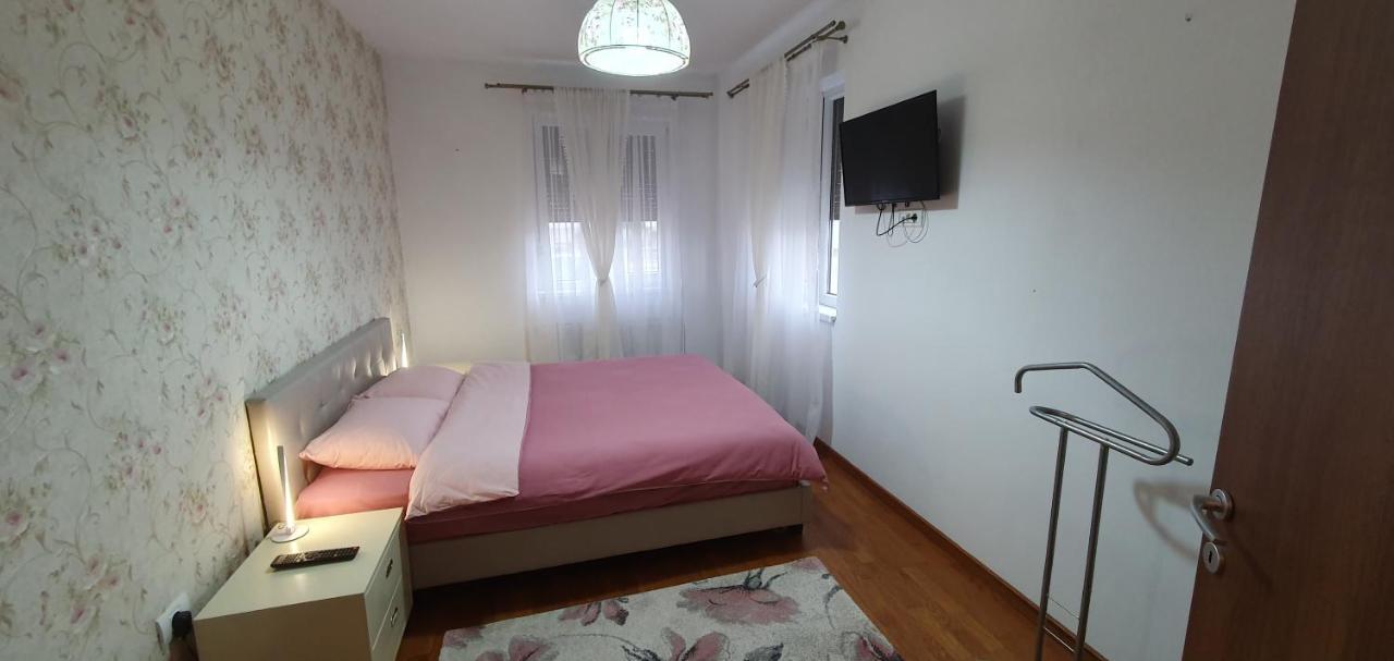John'S Apartment Alba Iulia Eksteriør bilde
